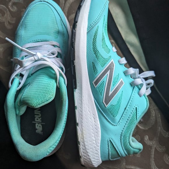 New Balance sneakers(Aqua color w/grey logo) - mint condition! - Picture 6 of 7
